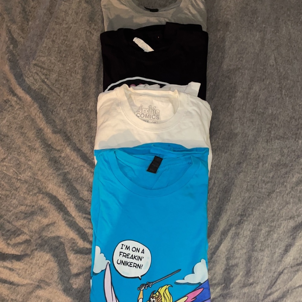 Lot of 4 Threadless T-shirts size medium, unicorn, dragrace, archie